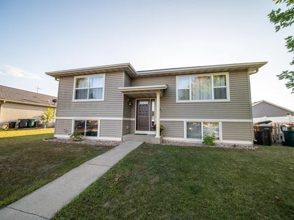 521 Trout Ave, Saint Charles, MN 55972
