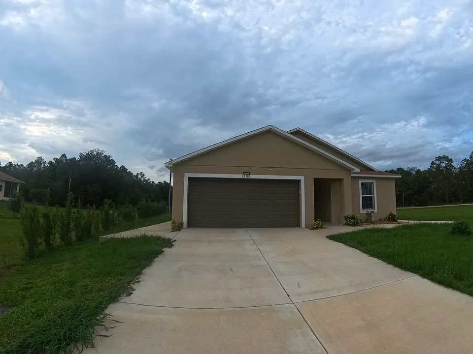 25283 Canterbury Dr