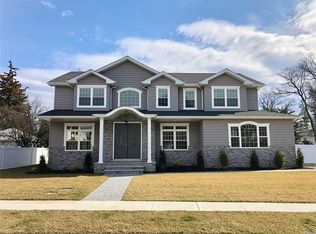 14 Orchard St, Syosset, NY 11791