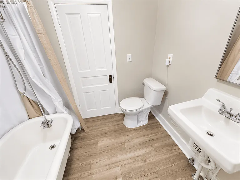 413 E Maple Ave #2 — Photo 10