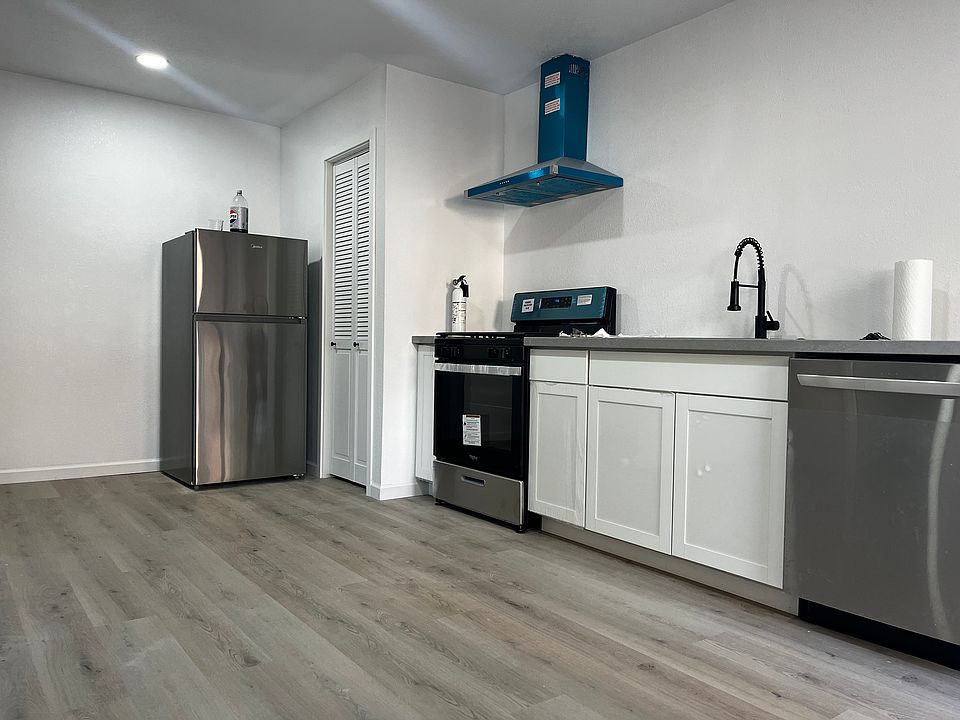 1st image of 804 Elisa Way #B