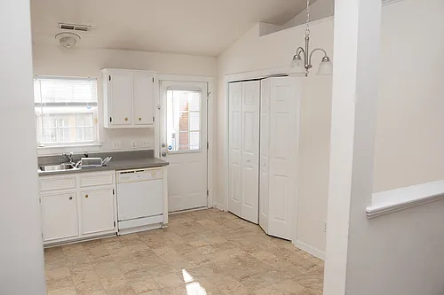 1001 Masters Ln Photo 1