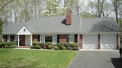 3rd image of 3519 Gregory Ln
