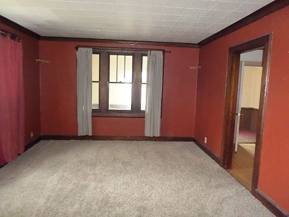 4th image of 808 N Lake St