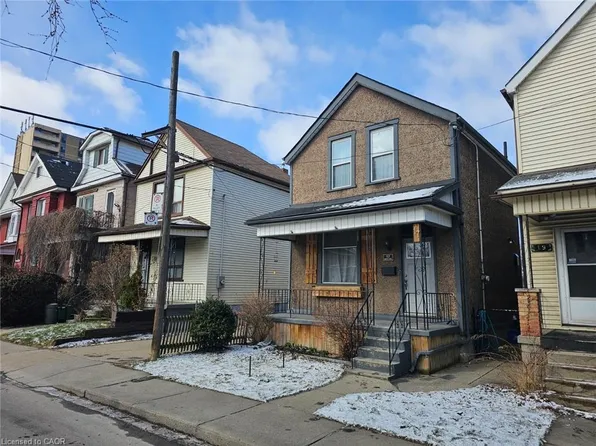 17 Minto Ave, Hamilton, ON L8L 6E1