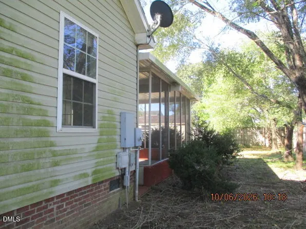 65 Patriot Dr, Roanoke Rapids, NC 27870