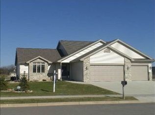 6702 Prairie Creek Rd, Windsor, WI 53598