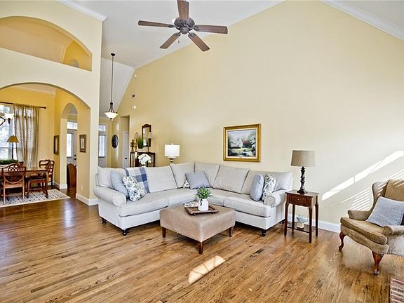 5th image of 5613 S 43rd St