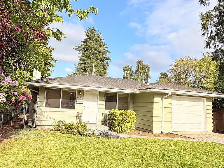 7233 Tacoma Ave S — Photo 3