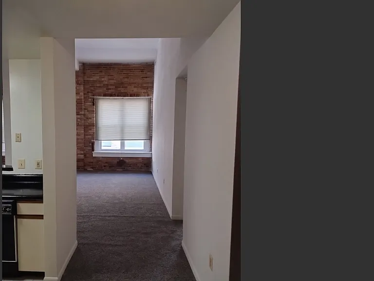 Marlboro Classic Apt & Redwood Square — Photo 73