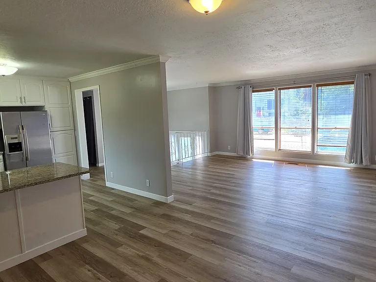 5557 S 2200 W — Photo 15
