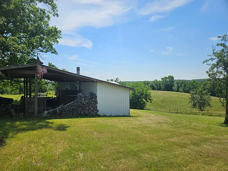 22864 Prince Edward Hwy — Photo 9