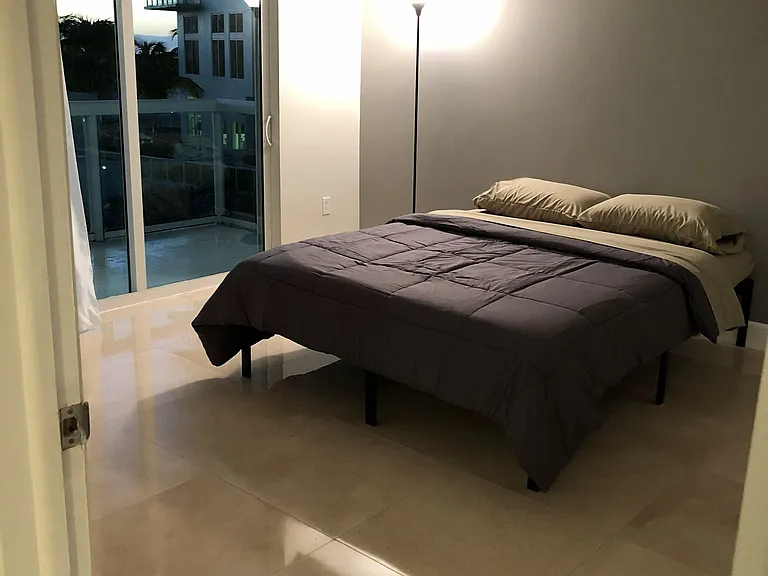 1800 N Bayshore Dr #1408 — Photo 16