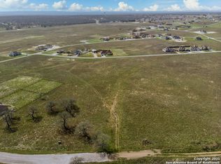 817 Pecan Valley Ln, La Vernia, TX 78121