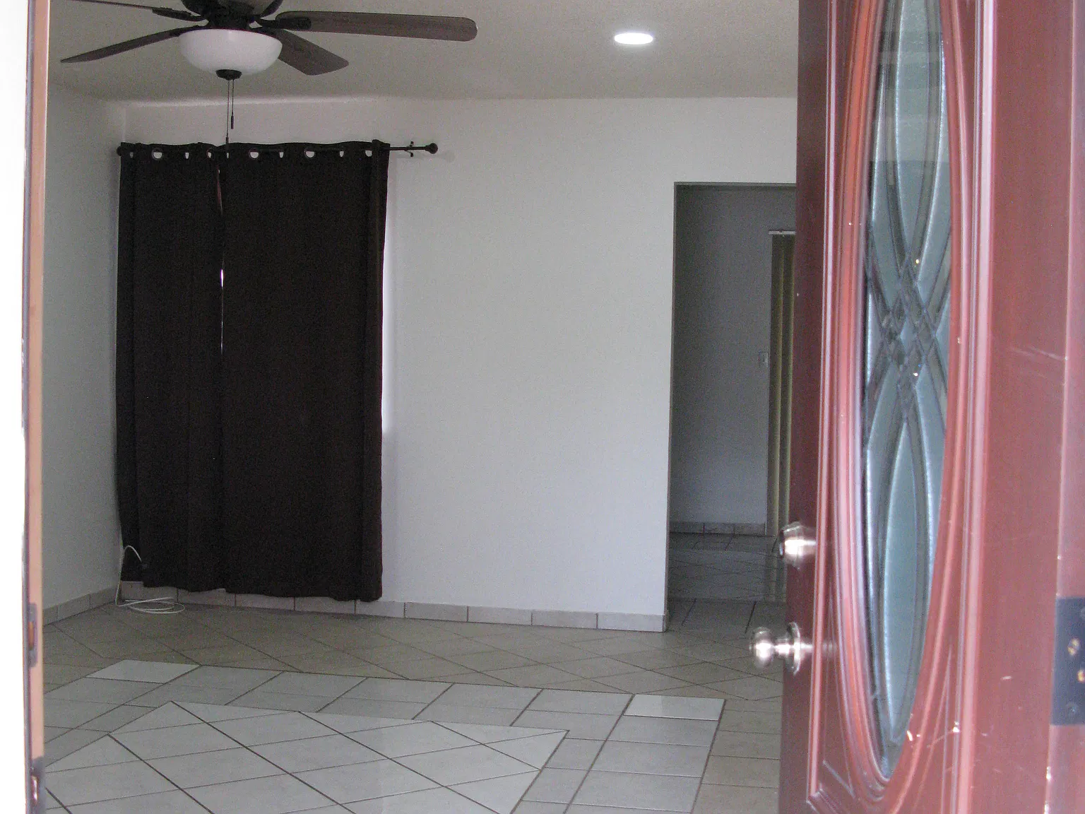 4 bed, 1306 sqft, $2,400 — Photo 3