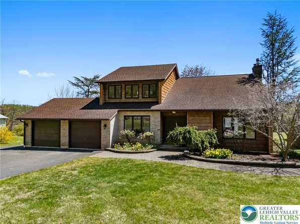 2602 Brunner Rd, Emmaus, PA 18049