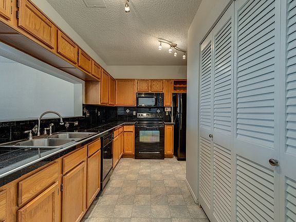 4th image of 1617 Beach Ln