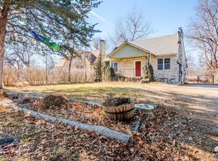 2003 Casement Rd, Manhattan, KS 66502