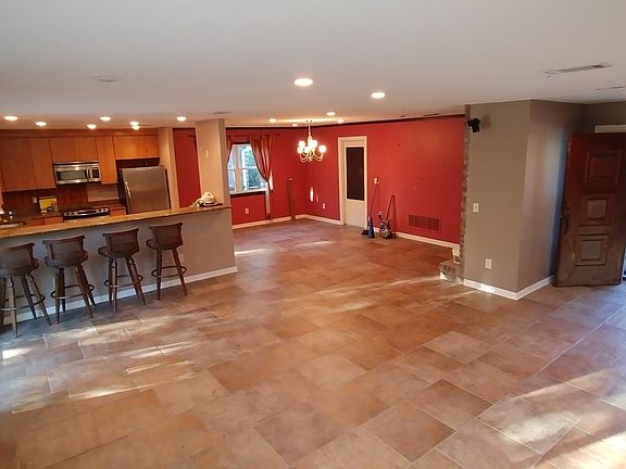 Living Area - red wall has been repainted green see next pic