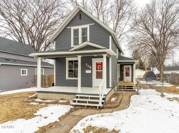 708 N 6th St, Grand Forks, ND 58203