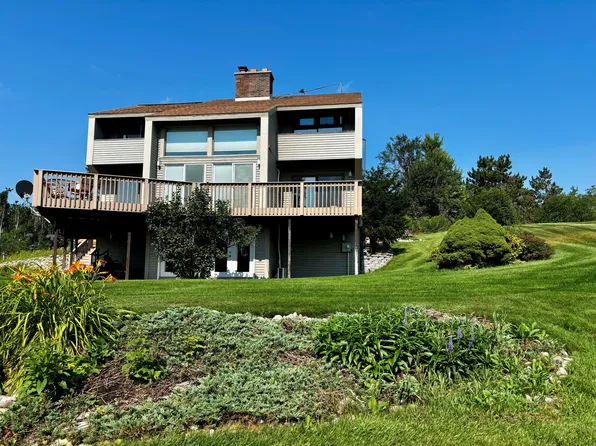 5388 Golfview Ln, Gaylord, MI 49735