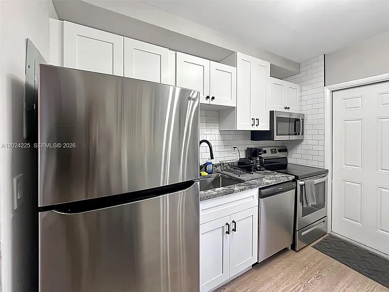 2810 SW 33rd Ave #1 — Photo 6