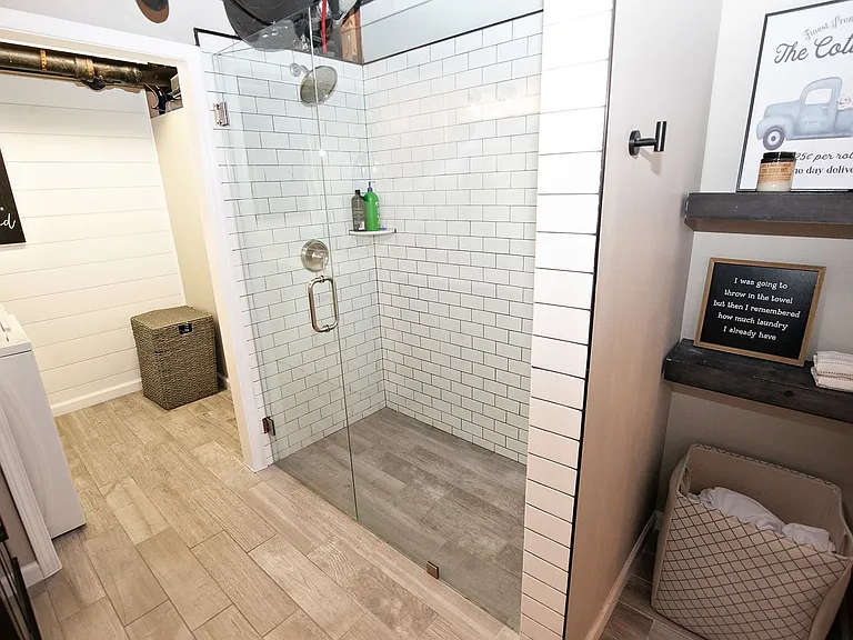250 Wavetree Dr — Photo 25