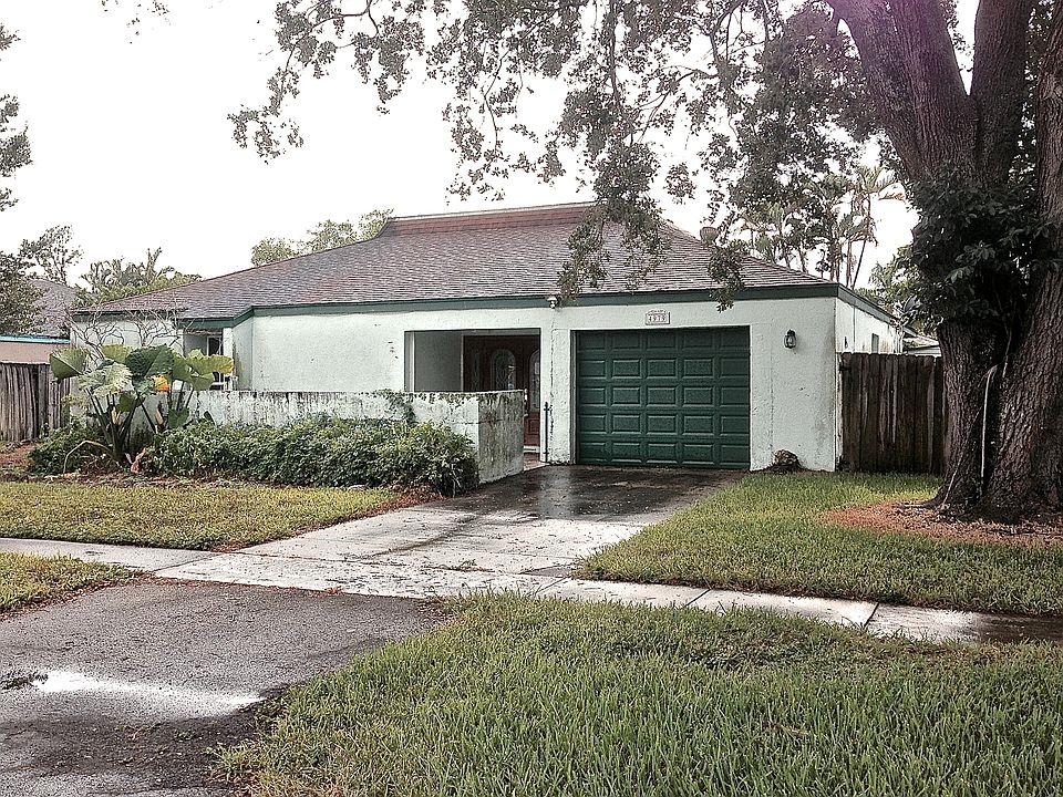 1st image of 4979 SW 94th Ave