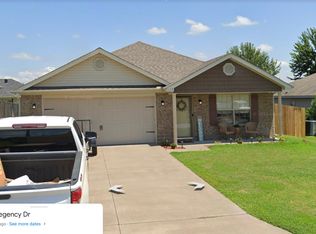 220 Regency Dr, Barling, AR 72923