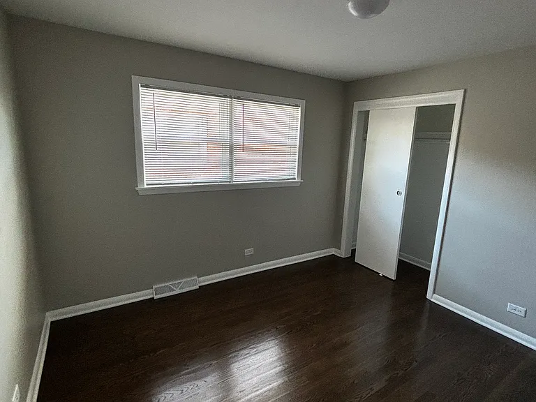 12132 S Michigan Ave — Photo 10