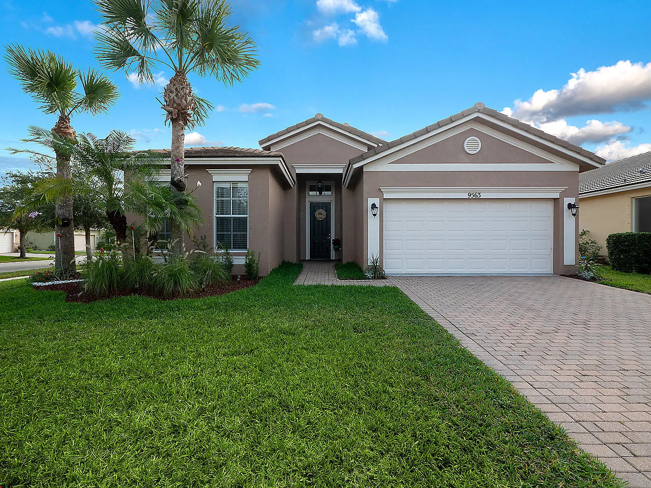3 bed, 2.0 bath, 1723 sqft, $2,775 — Photo 1