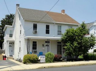 42 S 9th St, Akron, PA 17501