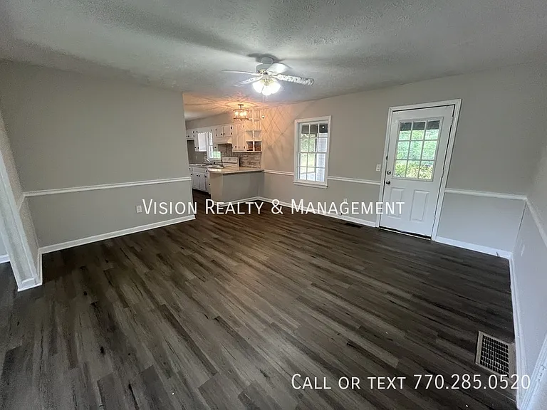 153 Carroll Cir — Photo 13