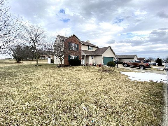 2nd image of 2148 N Fleetwood Dr