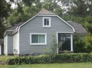 1913 Dawes Ave, Rochester Hills, MI 48307