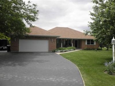 10201 Fox Bluff Ln, Spring Grove, IL, 60081