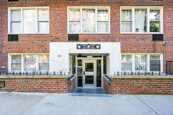 Rented by City Connections Realty | media 18