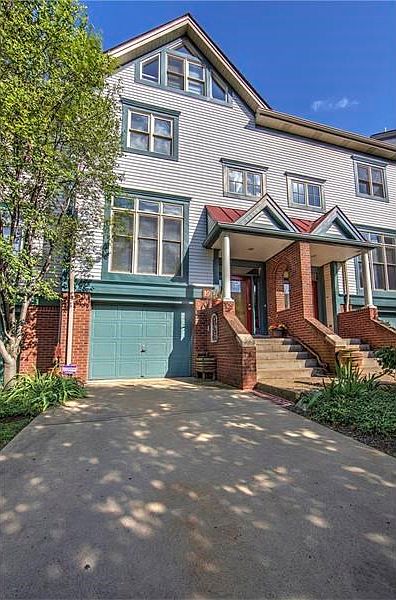 19 Waterfront on Washington's Landing...