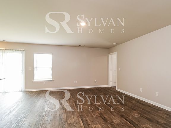 4th image of 316 Liliana Dr