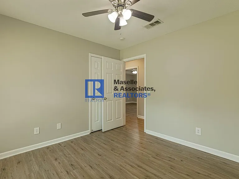 114 Fox Meadow Dr — Photo 21