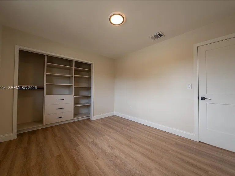 370 Flagami Blvd — Photo 25