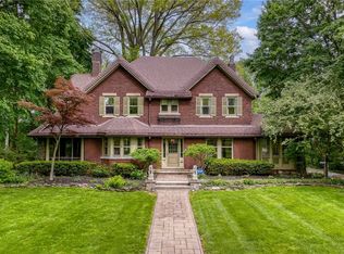 2665 Endicott Rd, Shaker Heights, OH 44120