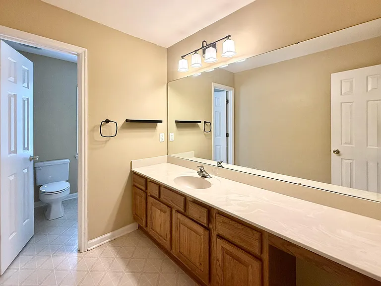 102 Adthan Cir — Photo 30