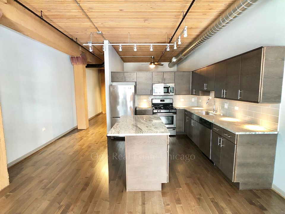 1st image of 435 E Illinois St #2