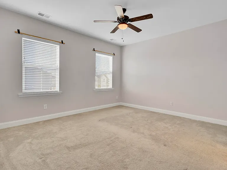 115 Hawthorne Landing Dr — Photo 18
