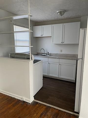 1st image of 449 S Napoleon Ave
