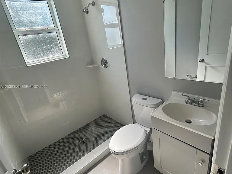 1740 NW 1st Pl #5 — Photo 9