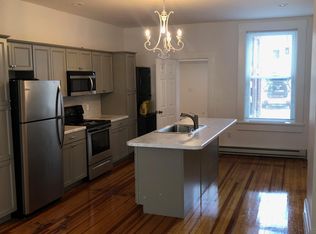 448 Bluff St #5, Dubuque, IA 52001