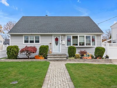 5 Wilfred Boulevard, Hicksville, NY, 11801