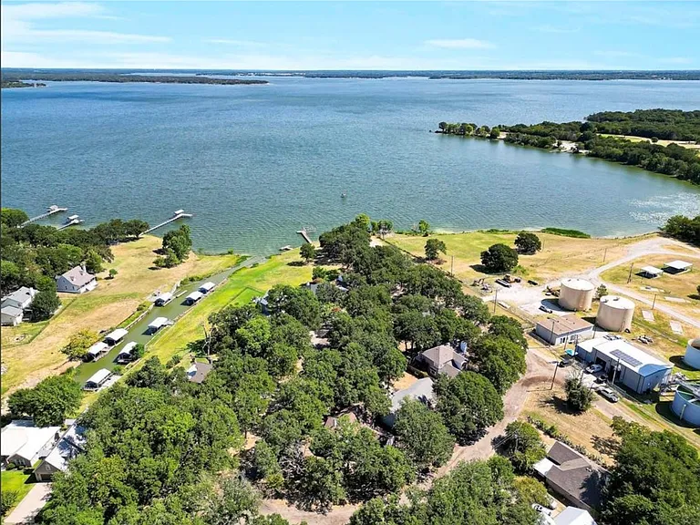1029 Shoreline Dr — Photo 35